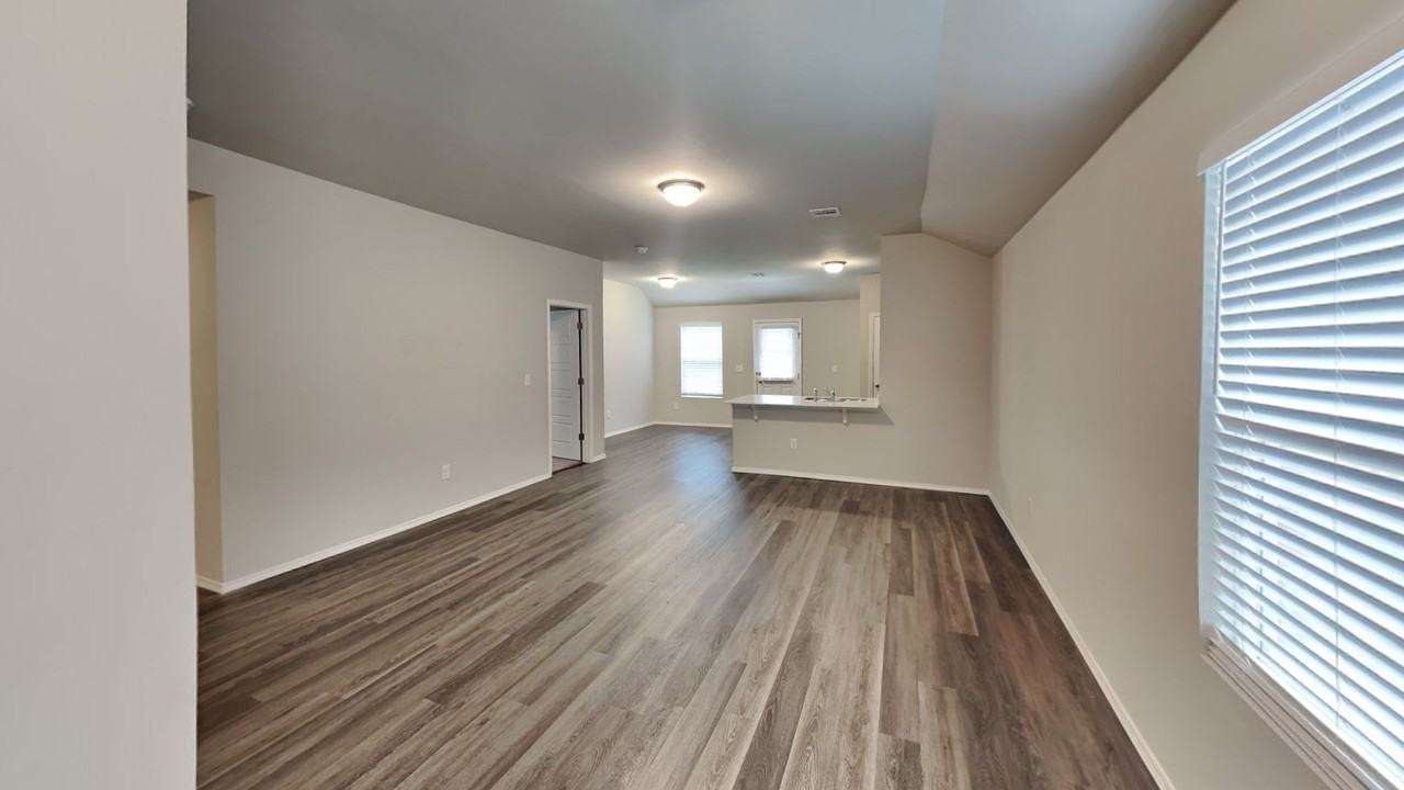 1432 Dustin Dr - Photo 4 of 20