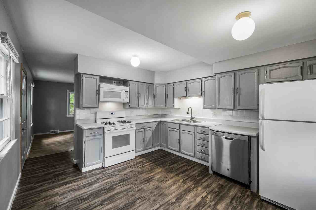 515 12th Ave Nw - Photo 3 of 42