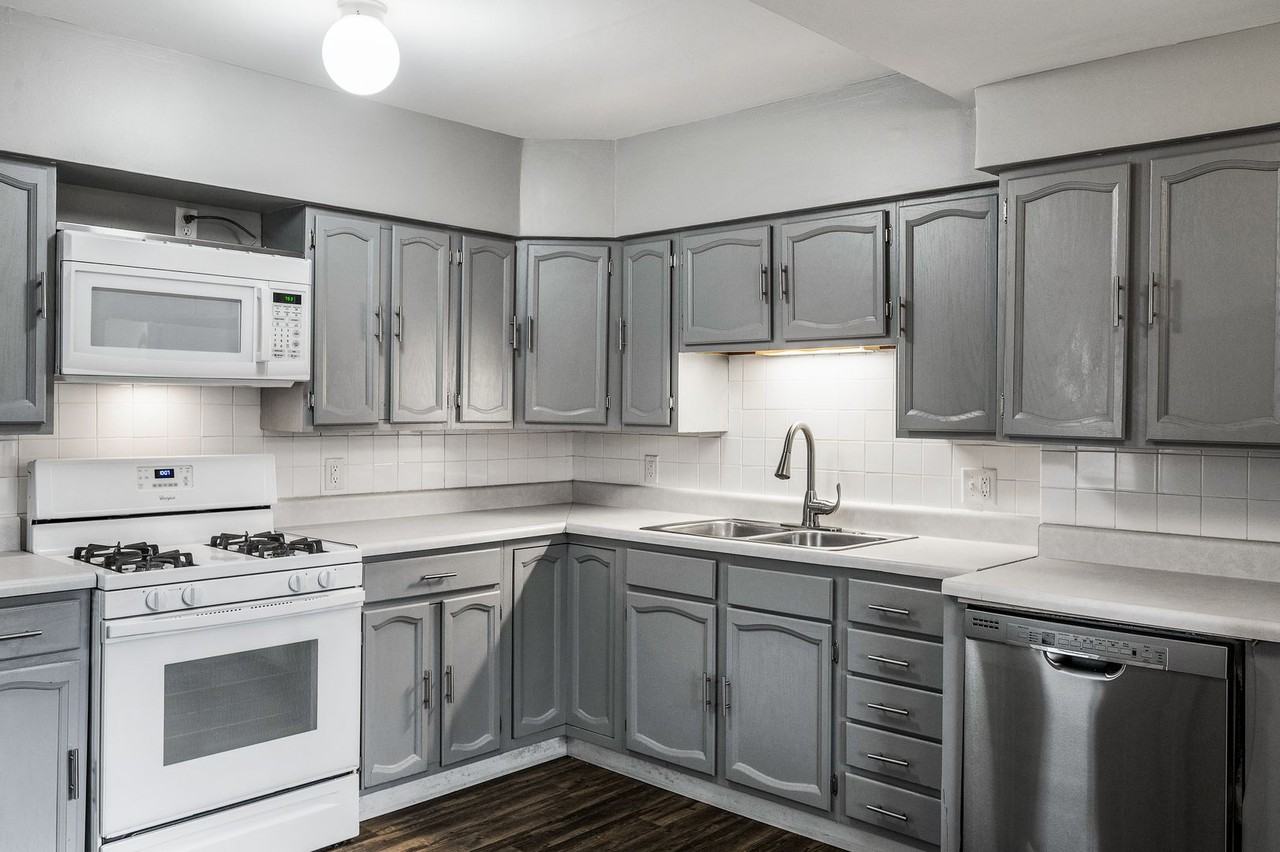 515 12th Ave Nw - Photo 2 of 42