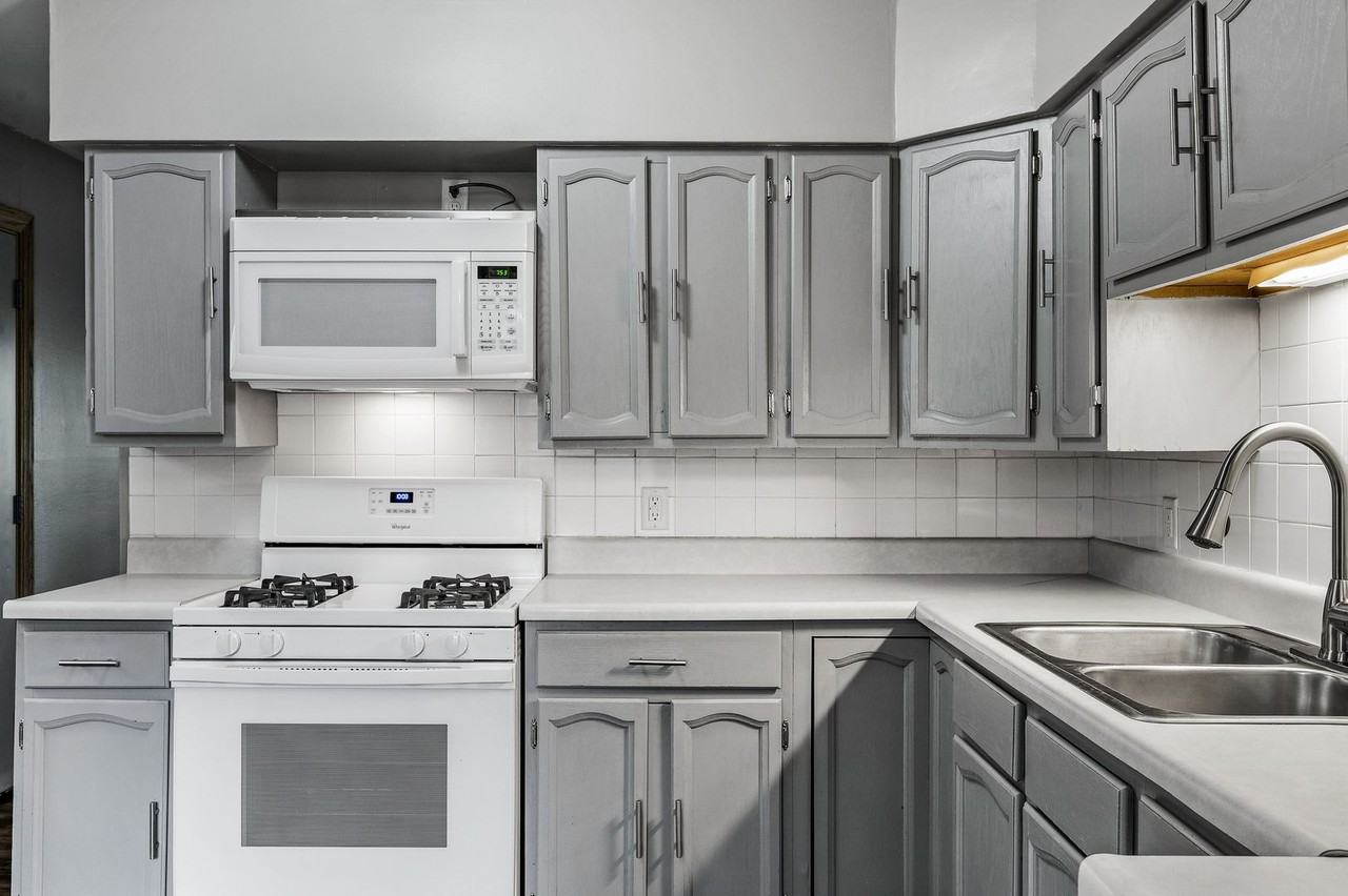 515 12th Ave Nw - Photo 4 of 42