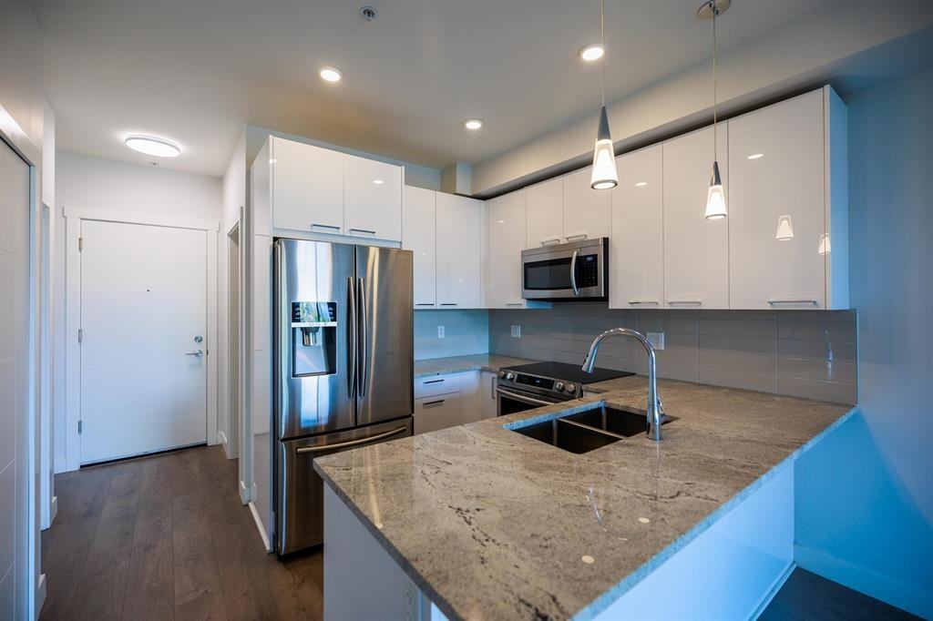 20686 Eastleigh Crescent #14 - Photo 3 of 16