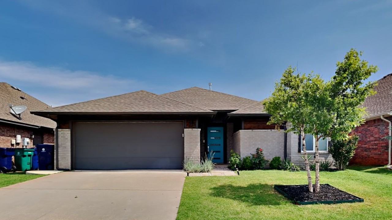 7129 Nw 146th St - Photo 2 of 20