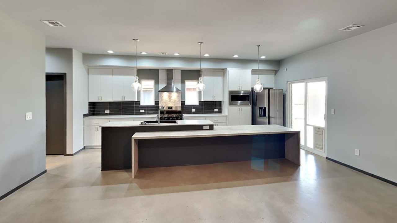 7129 Nw 146th St - Photo 5 of 20