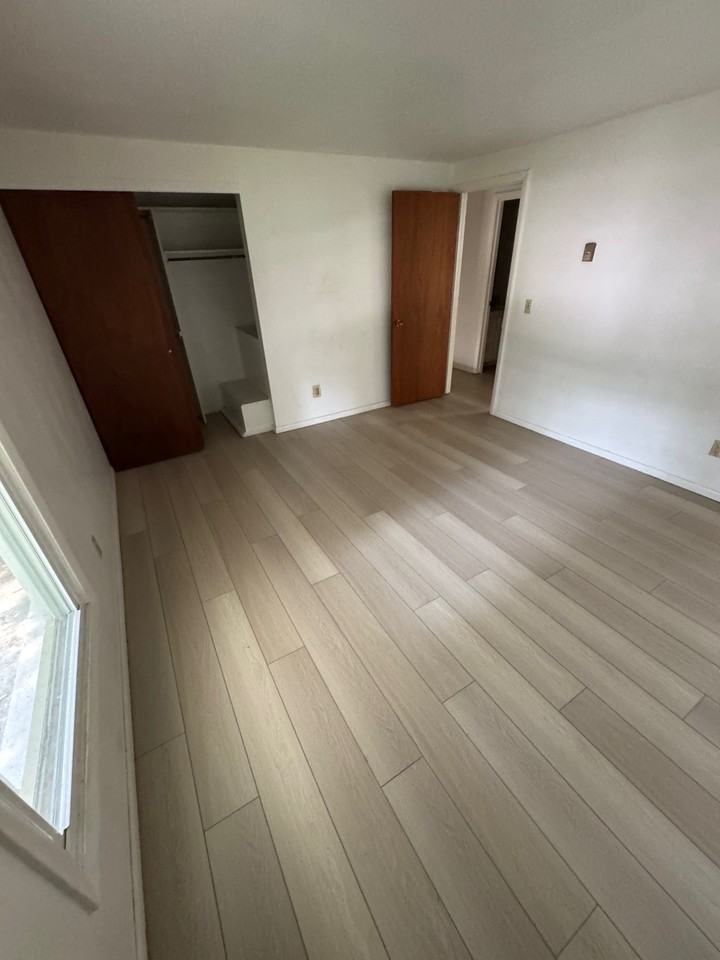 7190 N. Roanoke Rd. - Photo 2 of 14