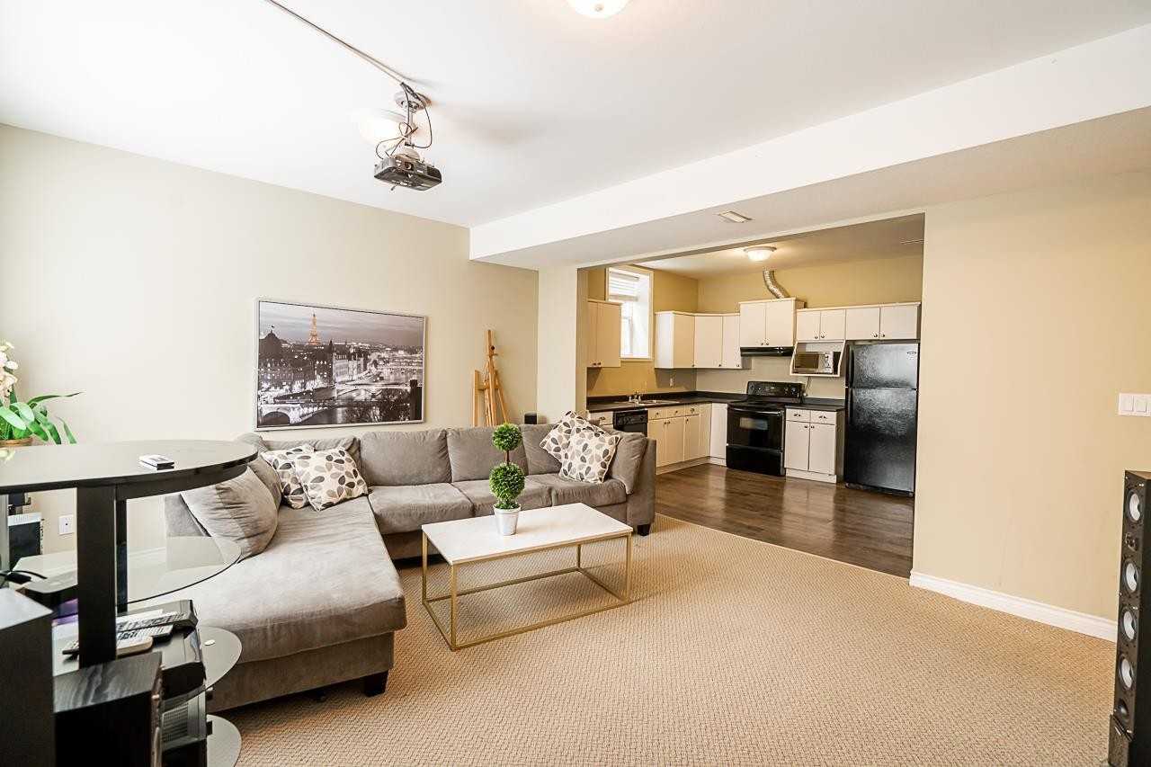 15446 36 Avenue - Photo 3 of 8