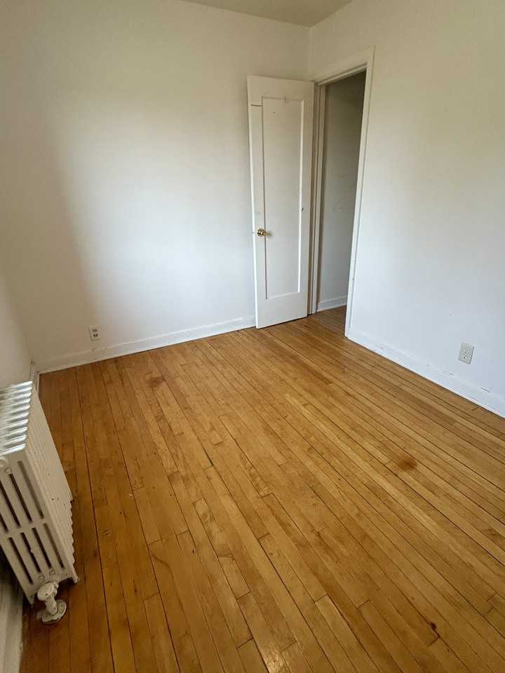 519 1st Avenue Southwest - Photo 7 of 8
