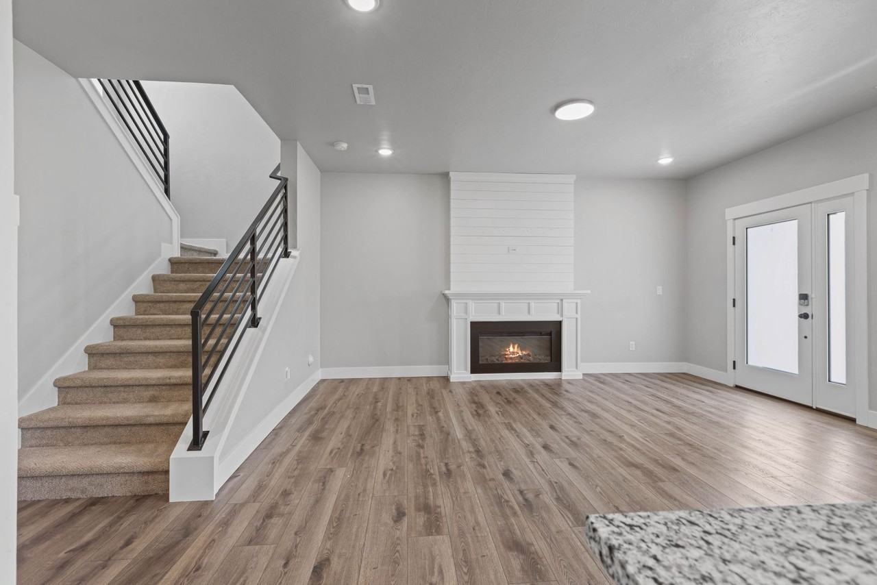 268 Hummingbird Way - Photo 3 of 46