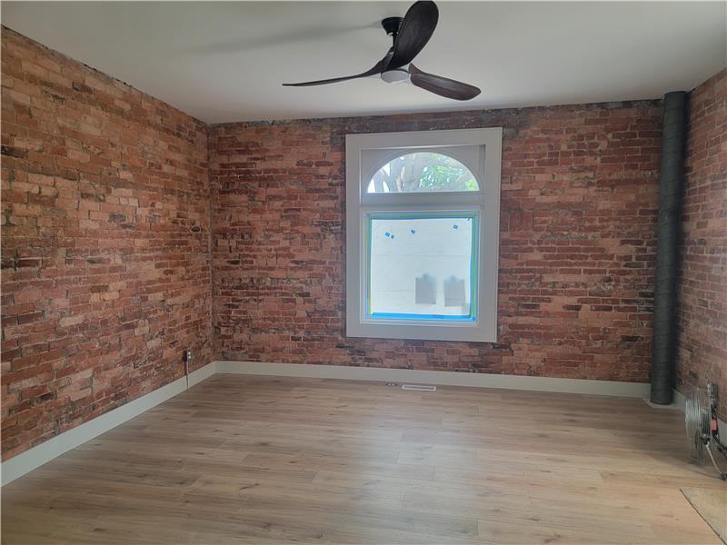 735 E Beck St - Photo 3 of 20