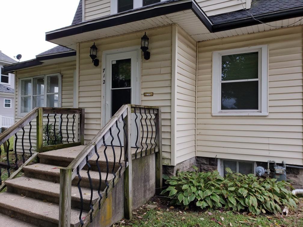 712 Elm St - Photo 3 of 25