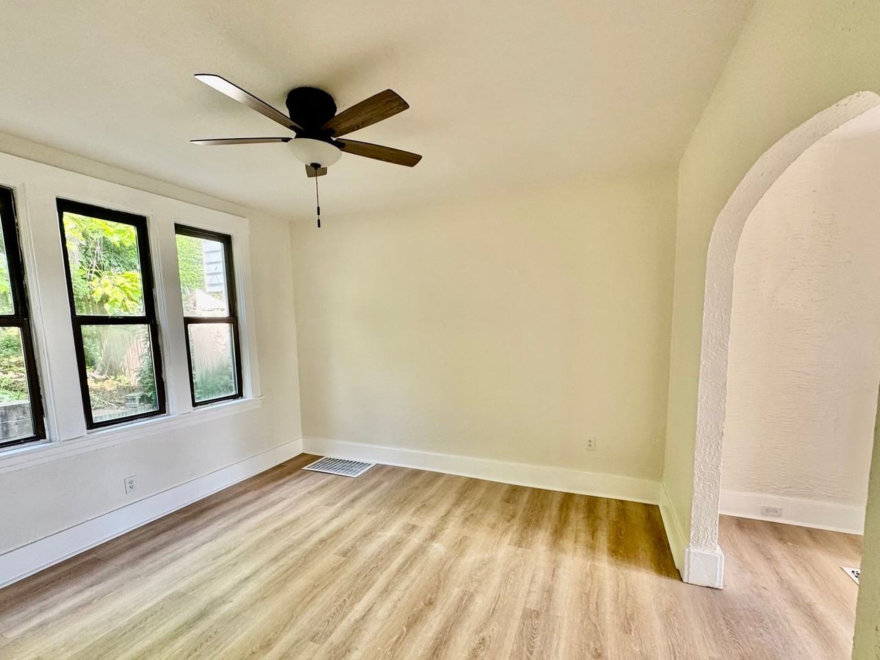 1628 Fallowfield Ave - Photo 7 of 16