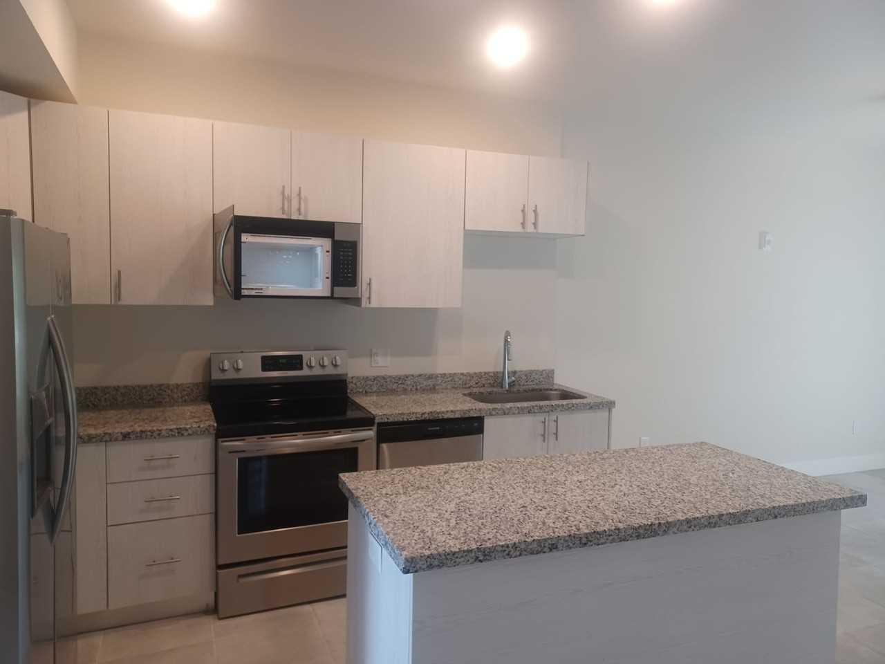 3313 SW 8th Pl - Photo 2 of 19