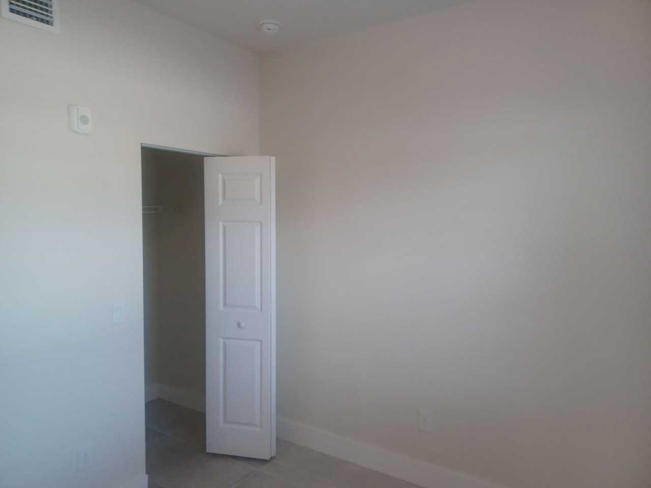 3313 SW 8th Pl - Photo 4 of 19