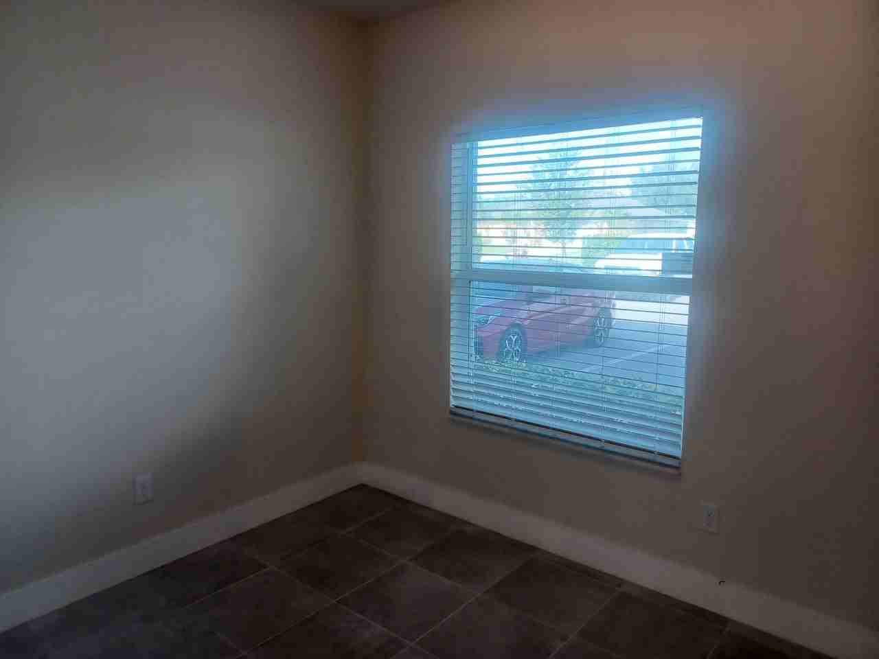 3313 SW 8th Pl - Photo 5 of 19