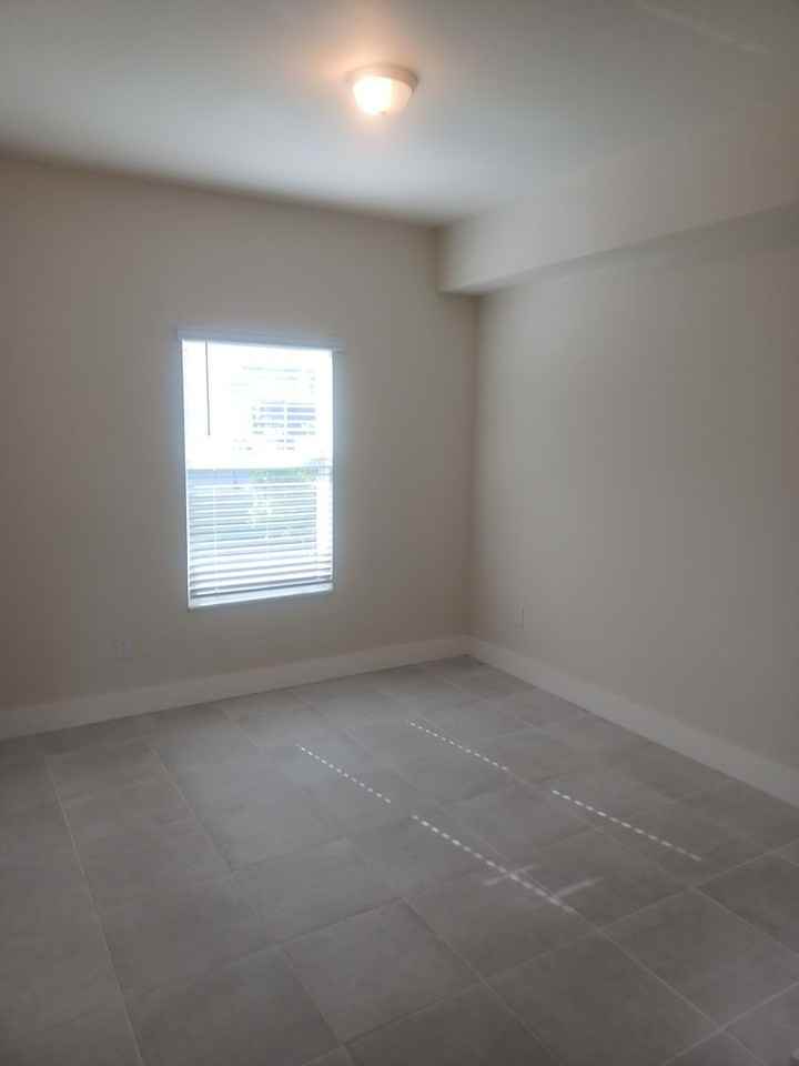 3313 SW 8th Pl - Photo 7 of 19