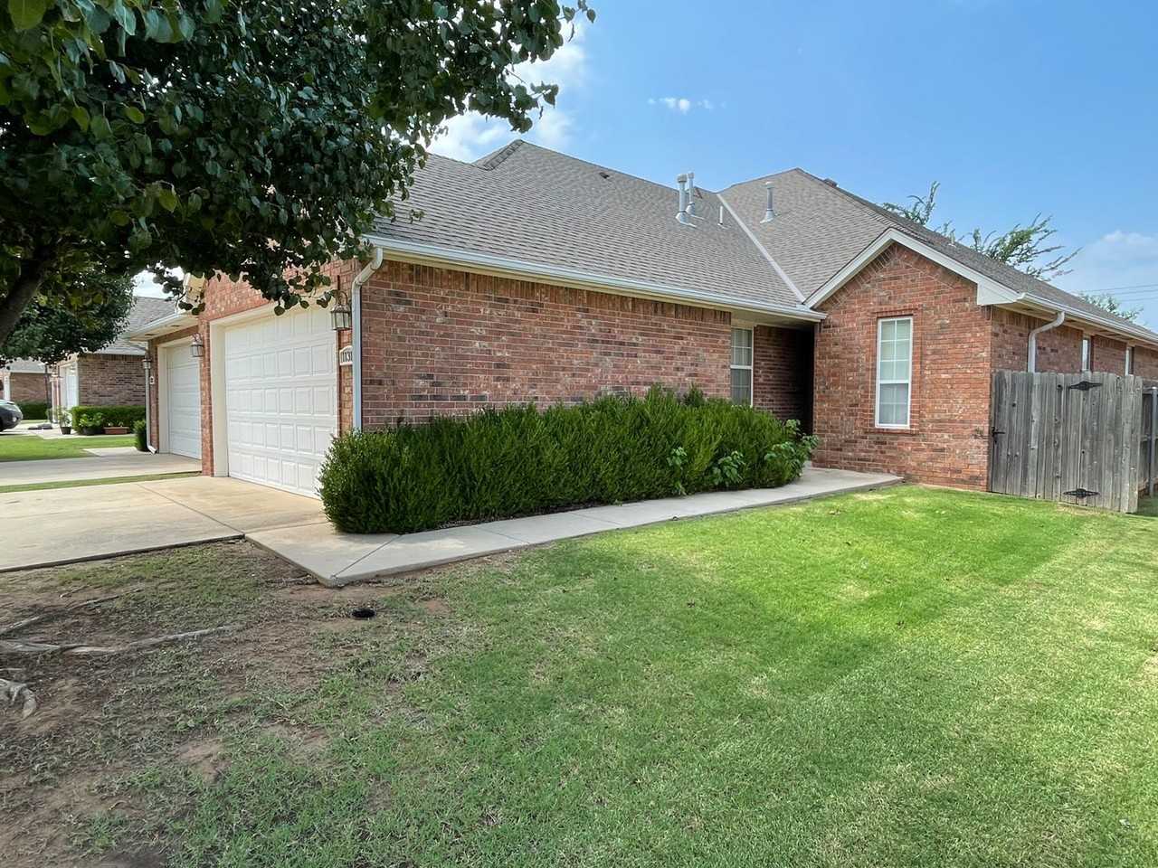 11311 Nw 121st Pl - Photo 2 of 16