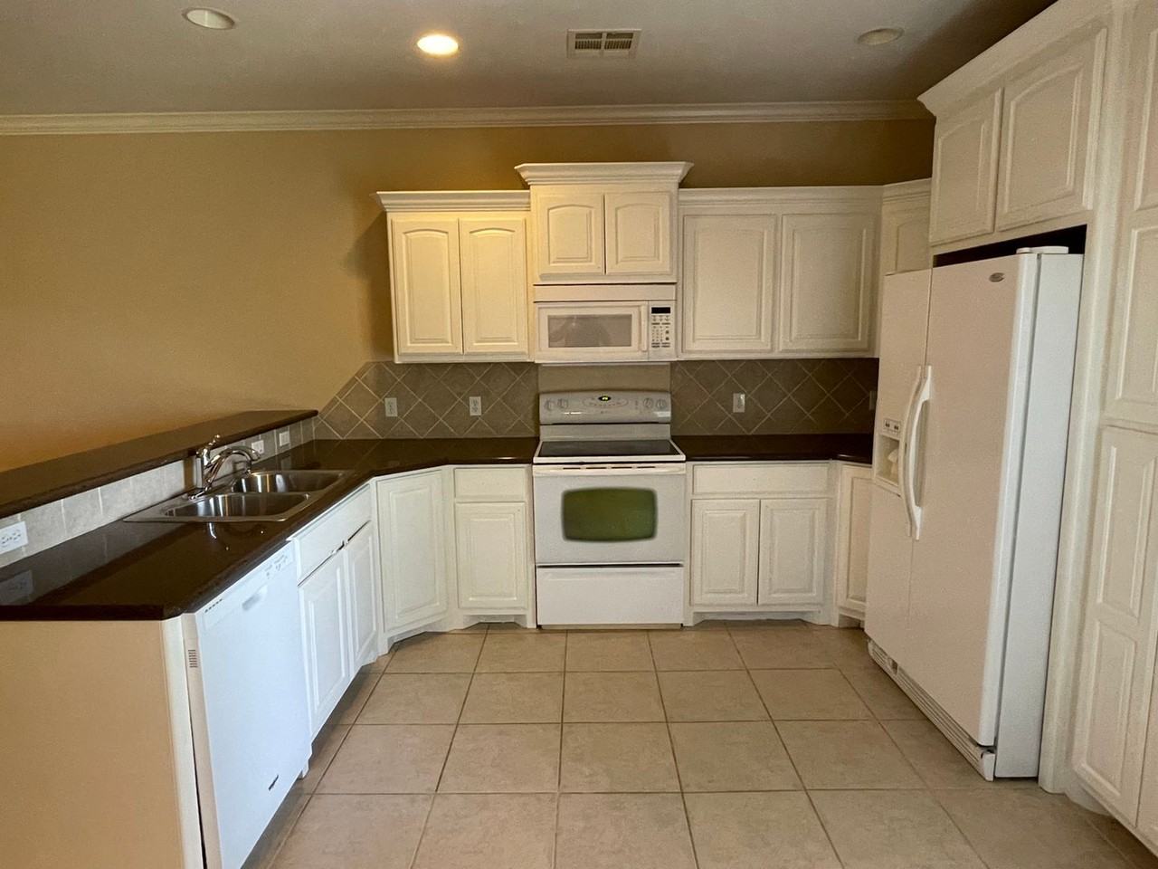 11311 Nw 121st Pl - Photo 6 of 16