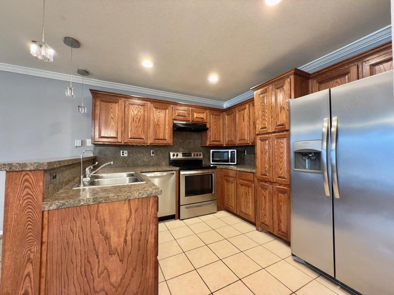 606 S Atlanta St - Photo 2 of 12