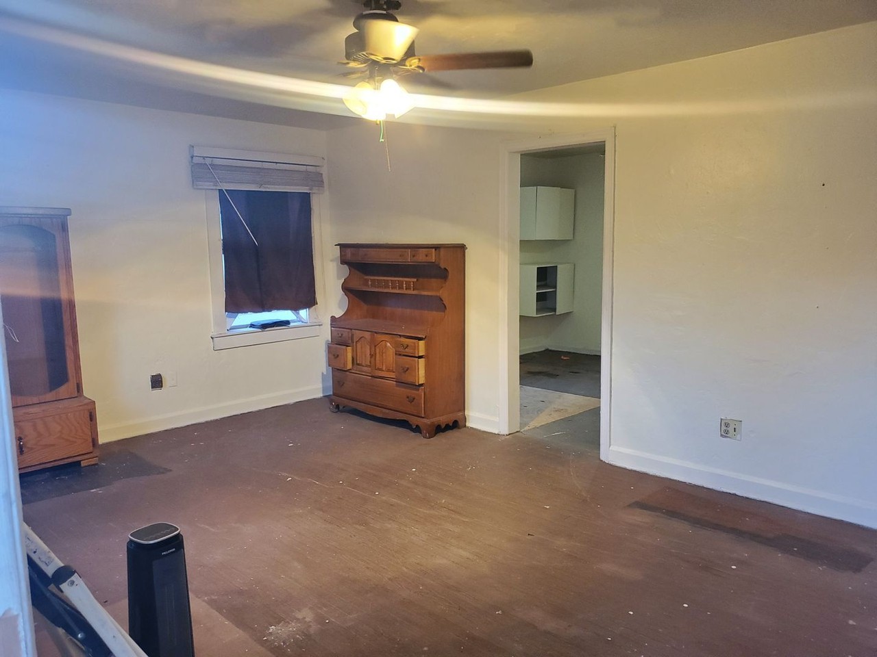 1425 Nw 94th St - Photo 6 of 6