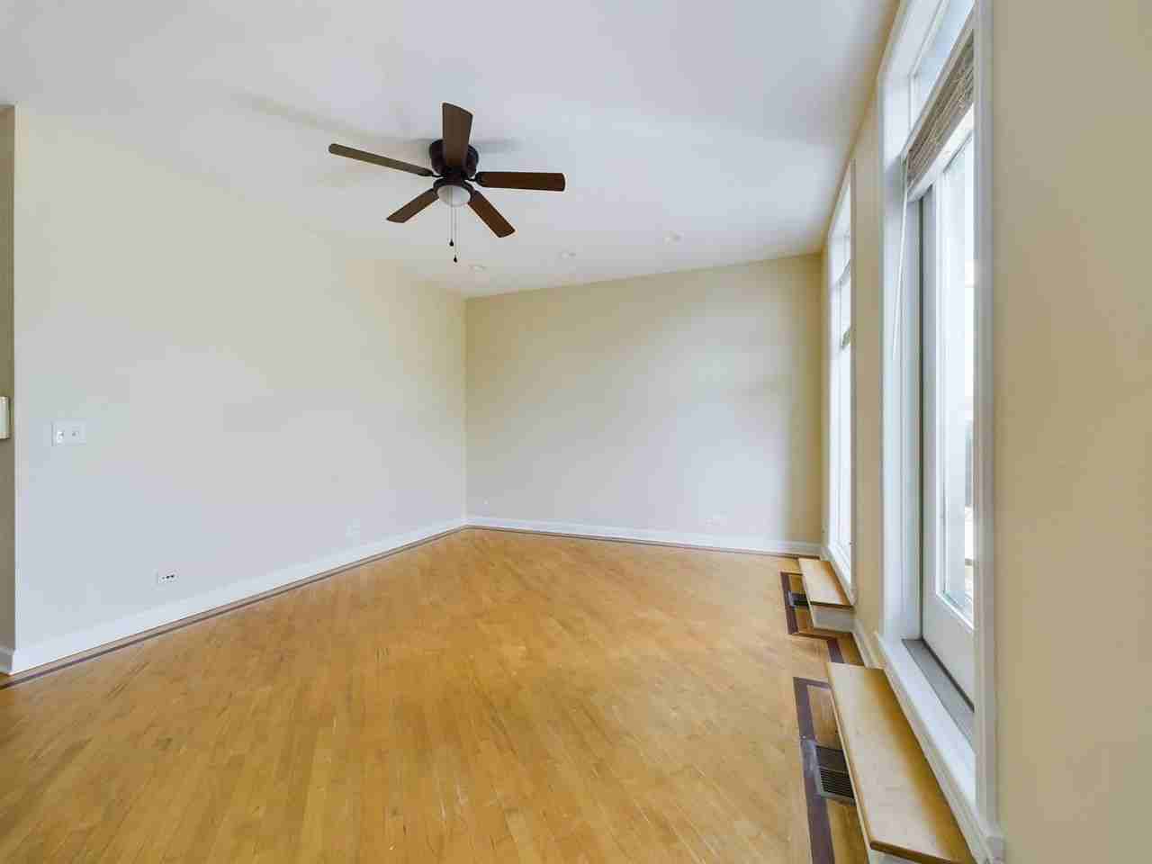 1654 W Ohio St - Photo 6 of 29