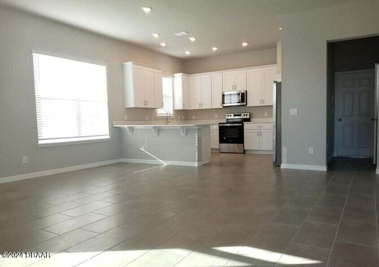 406 Venetian Palms Blvd - Photo 2 of 12