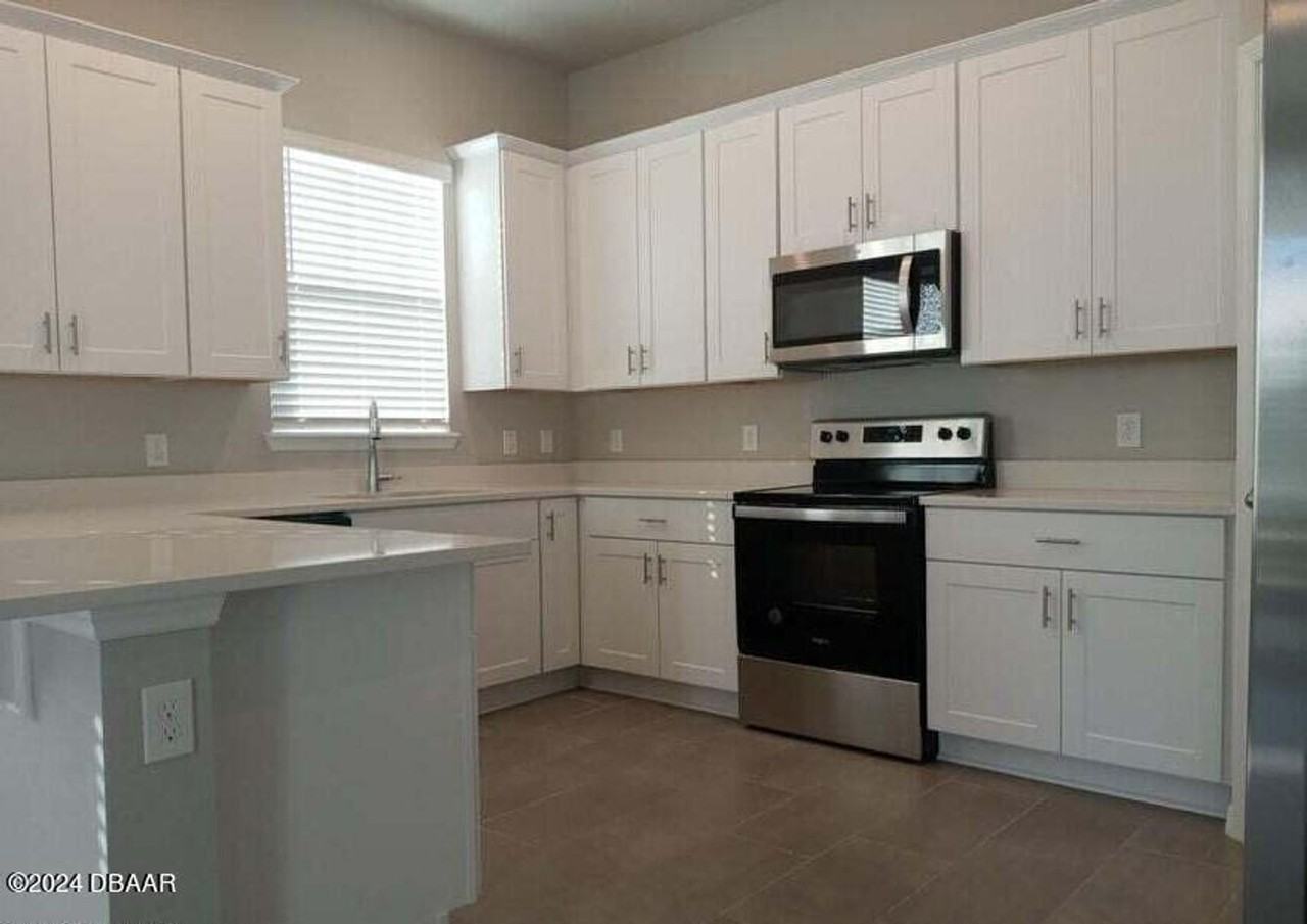 406 Venetian Palms Blvd - Photo 3 of 12