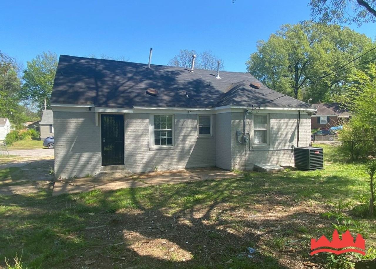 2302 Alameda Ave - Photo 4 of 17