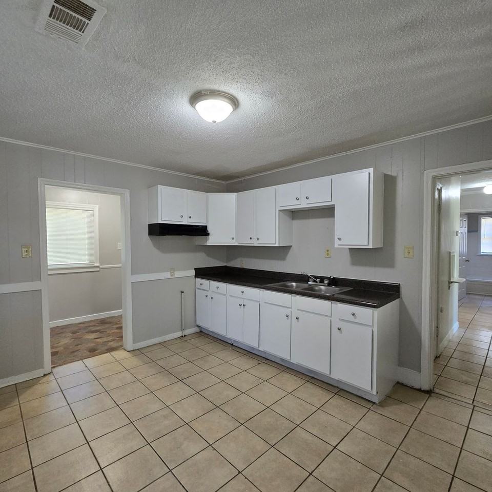 3870 Fizer Ave - Photo 2 of 8