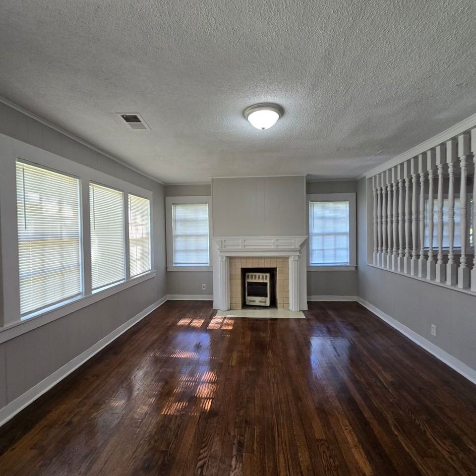 3870 Fizer Ave - Photo 3 of 8