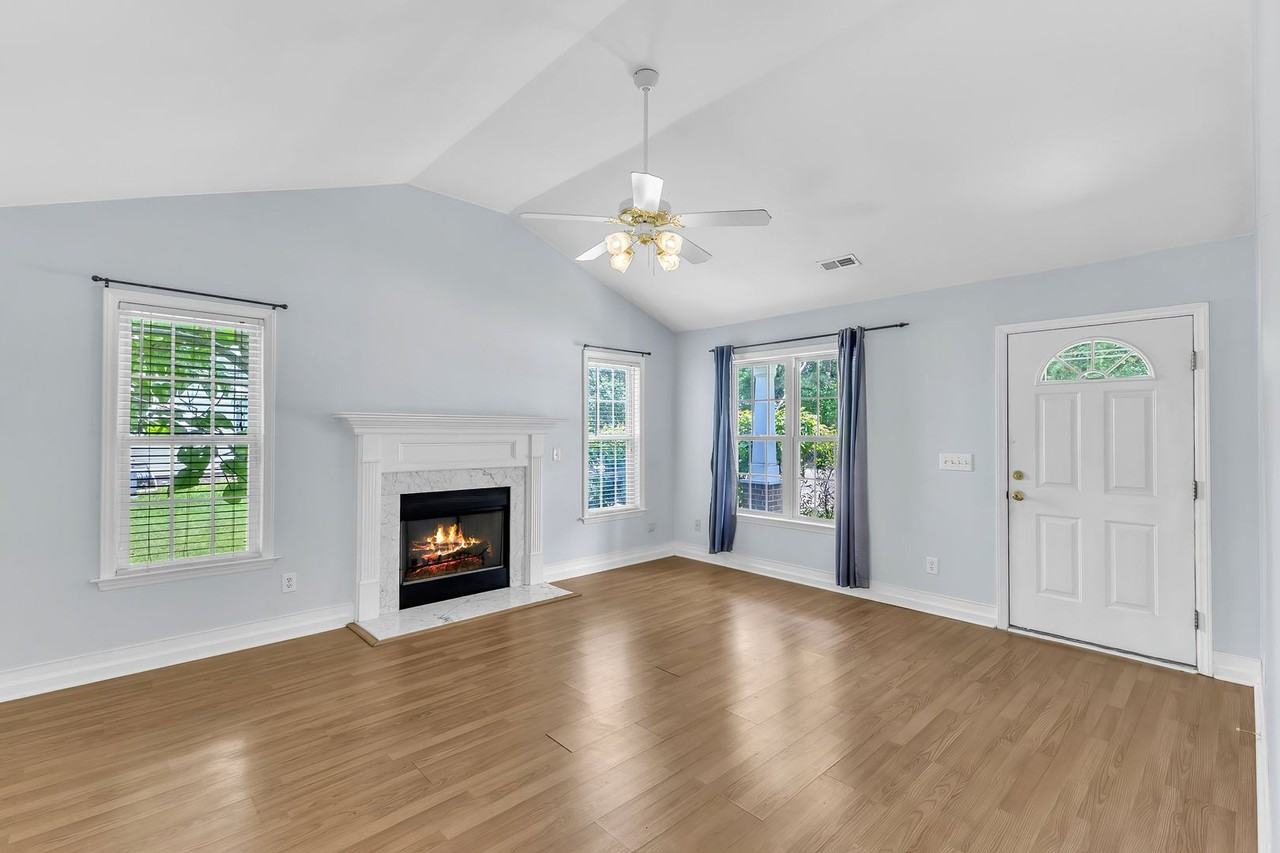 637 Flaherty Ave - Photo 7 of 37