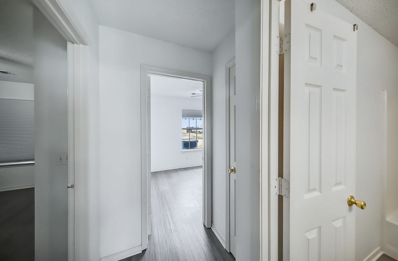 1001 1001 N. Main - 2 #2 - Photo 5 of 18