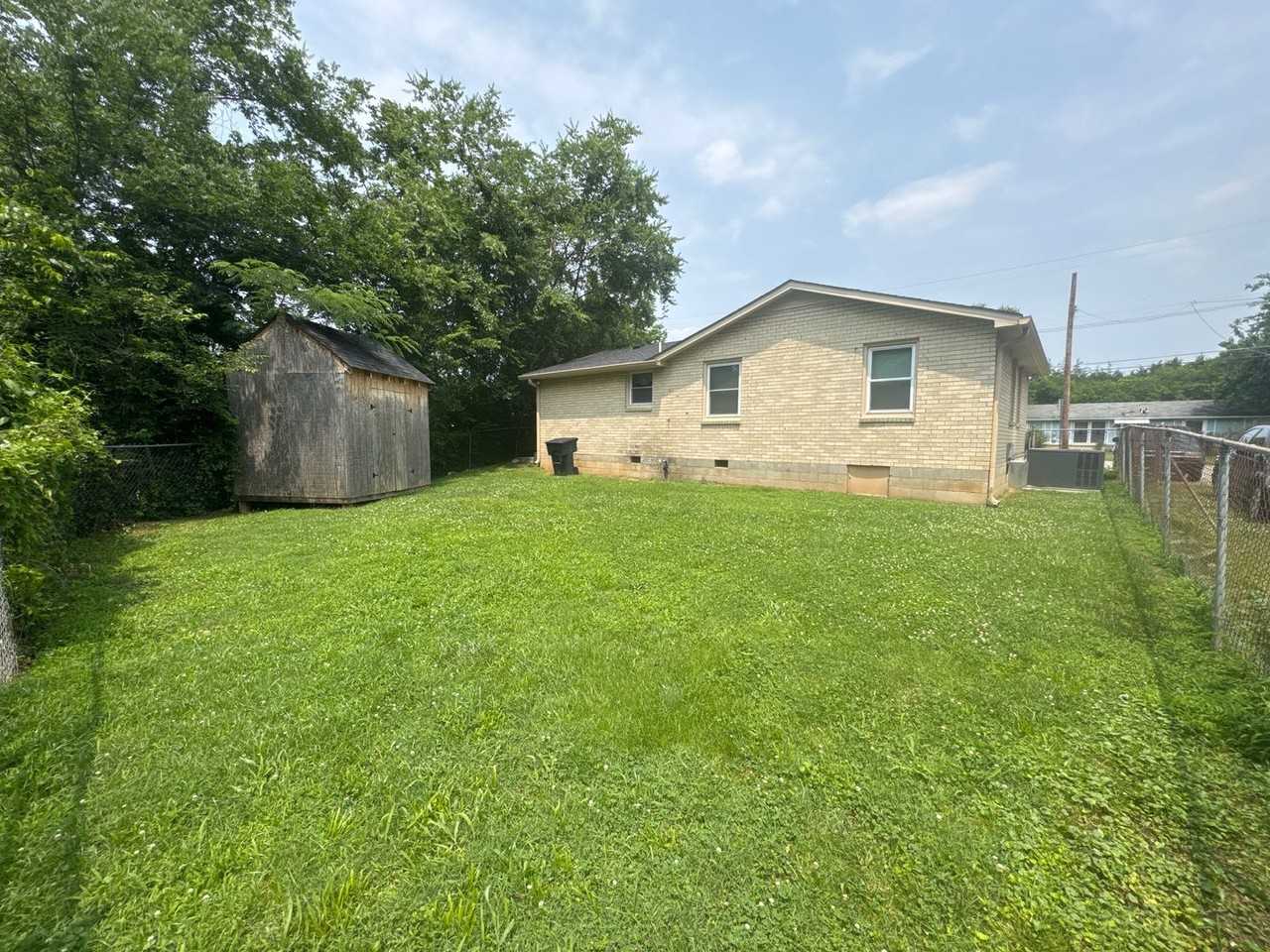 233 Haynes Park Dr - Photo 2 of 13