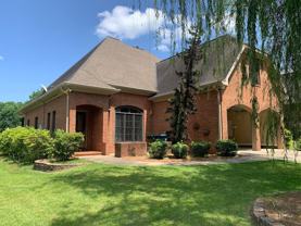 2172 N Donahue Dr - Photo 1 of 1