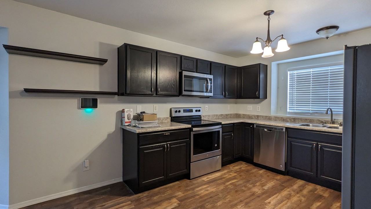 5444 Hicks Dr - Photo 4 of 25