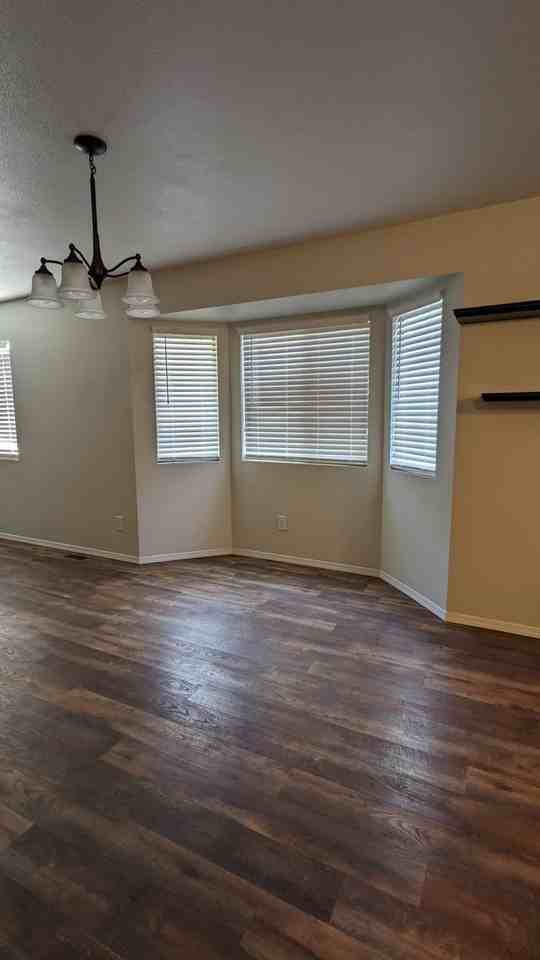 5444 Hicks Dr - Photo 6 of 25