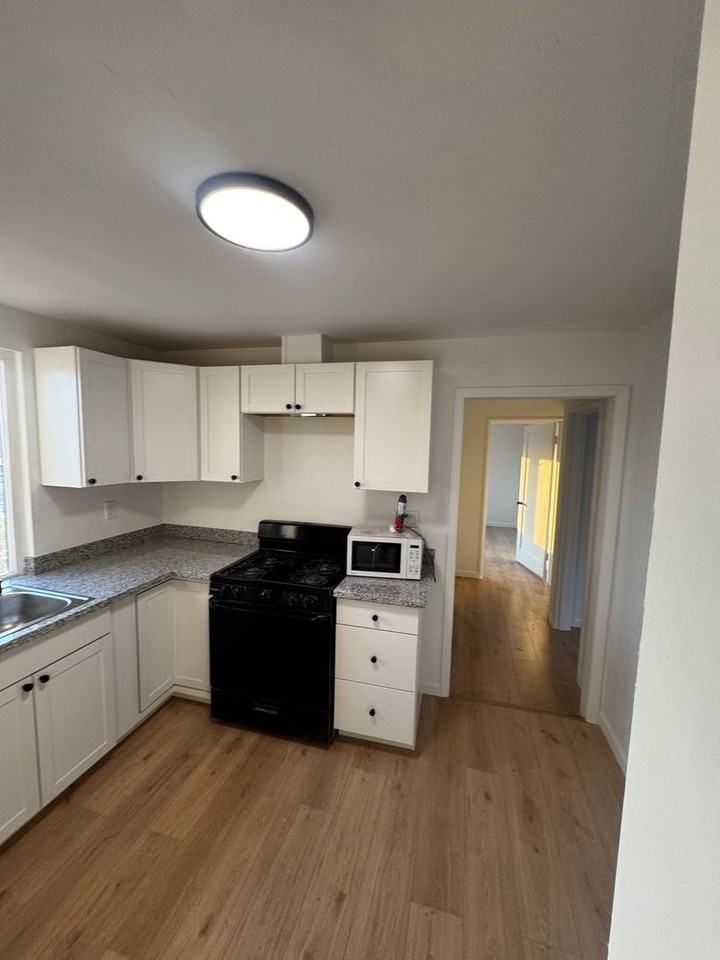 152 Jordan St - Photo 2 of 26