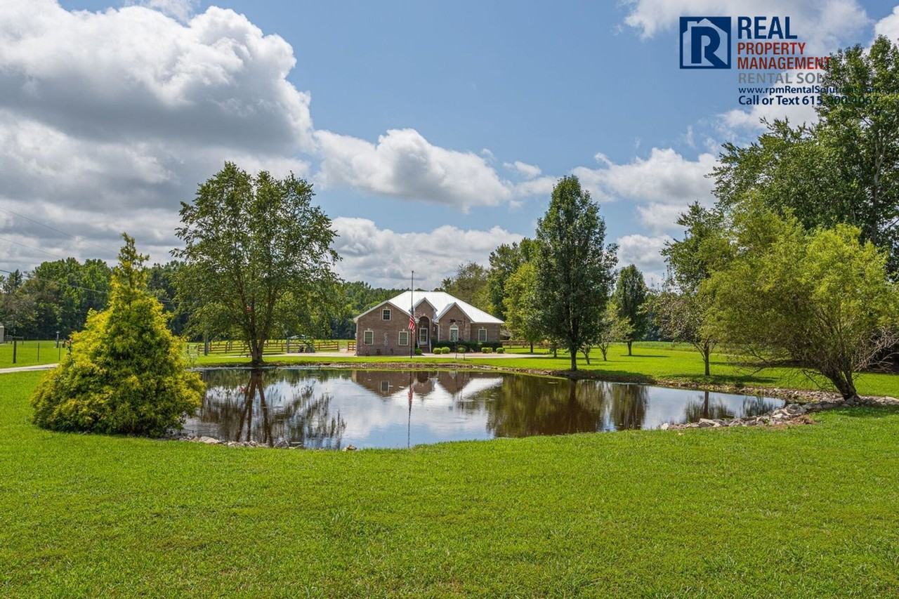 481 Matts Hollow Rd - Photo 3 of 39