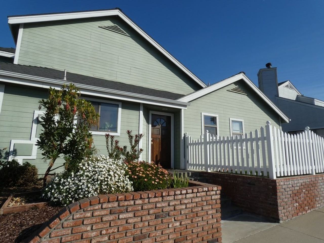 1149 Pacific Pointe Way - Photo 2 of 15