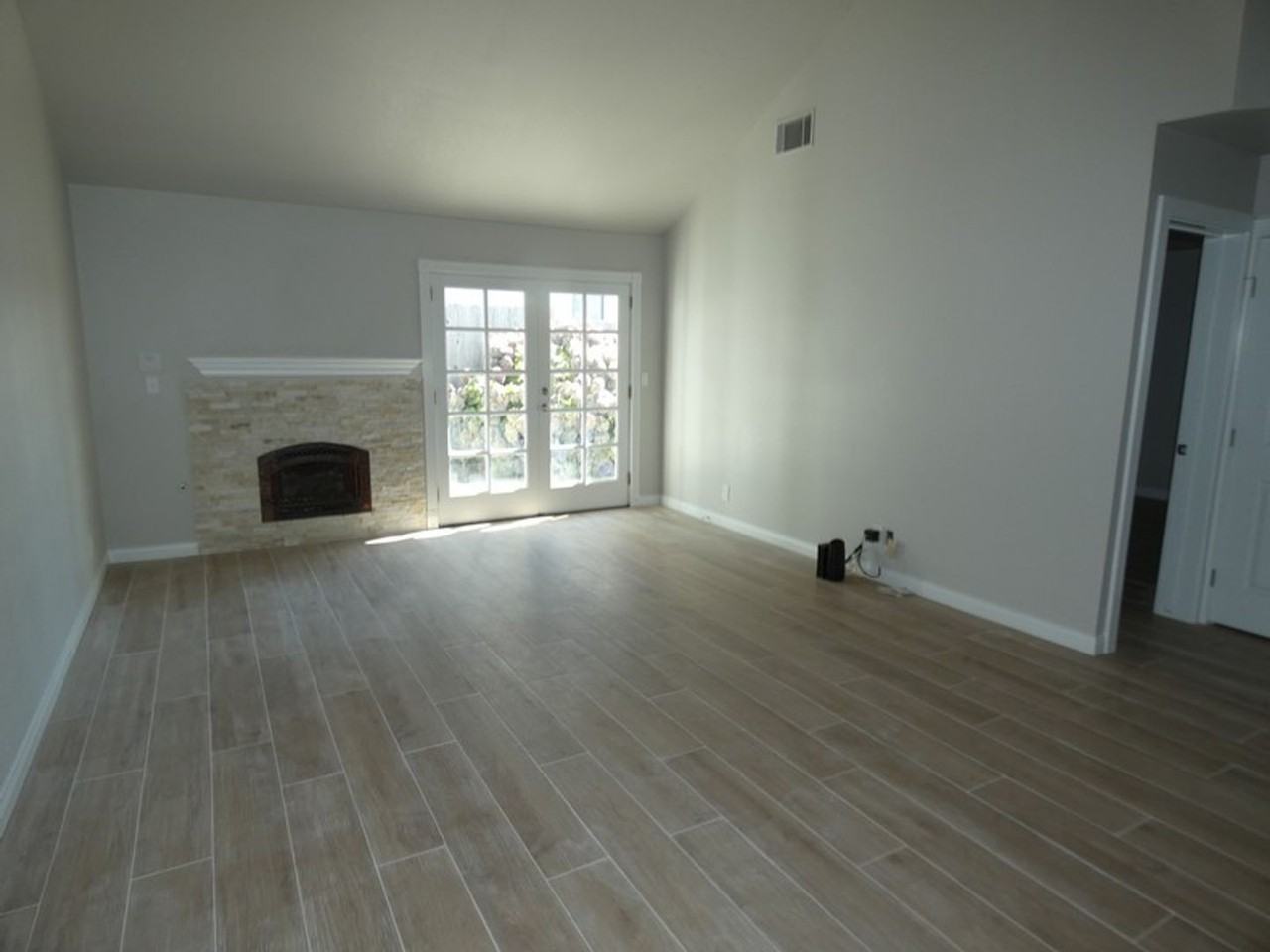 1149 Pacific Pointe Way - Photo 5 of 15
