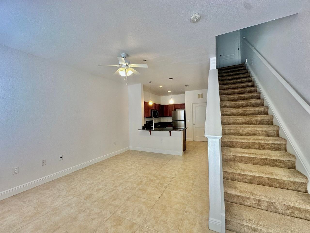 2926 Sw 35th Pl - Photo 2 of 13