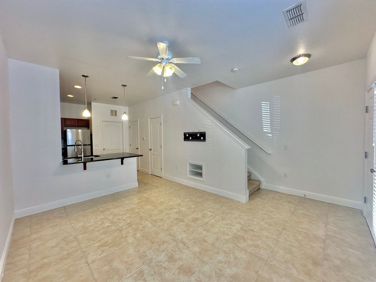 2926 Sw 35th Pl - Photo 3 of 13