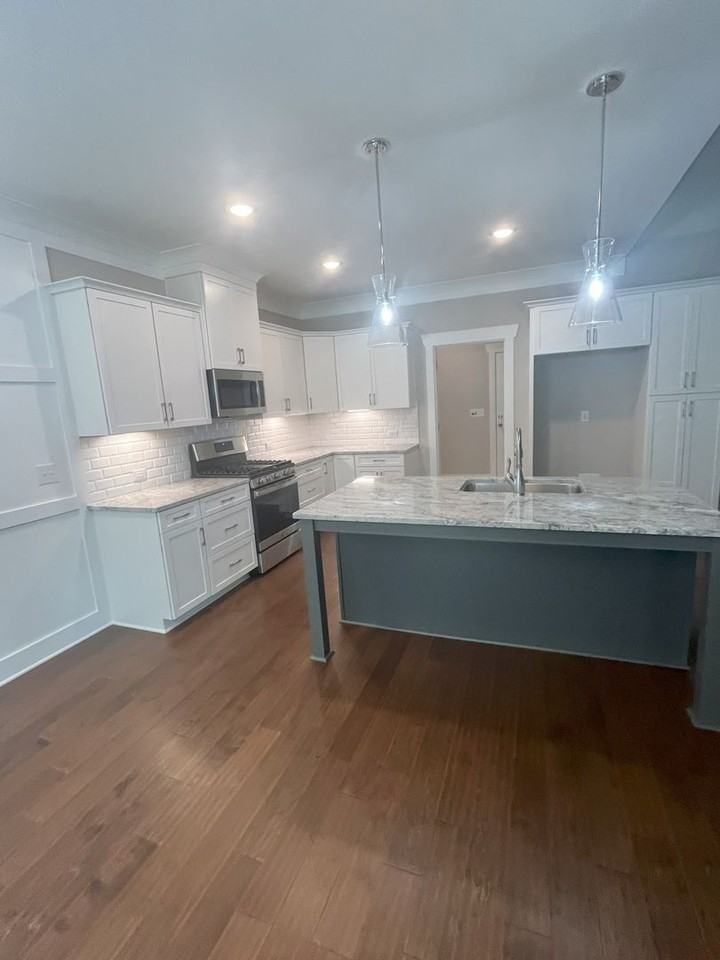 7016 Westfield Village Cir - Photo 4 of 22