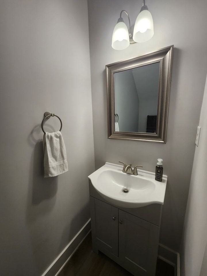 1058 Mclain Rd - Photo 4 of 22