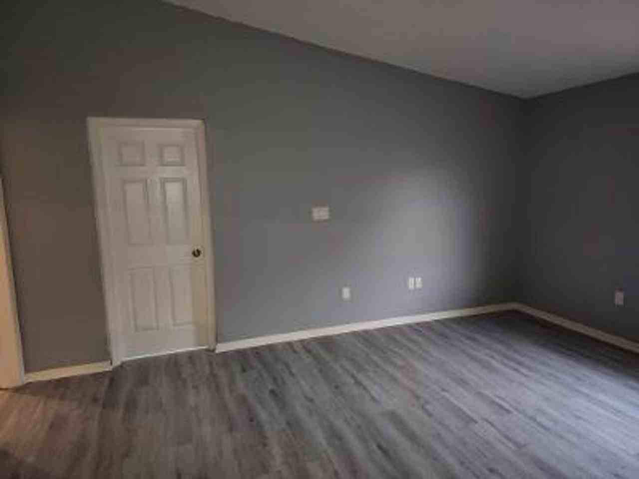 415 W Circlewood St - Photo 5 of 10