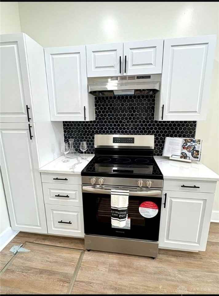 32 Morton Ave - Photo 2 of 17