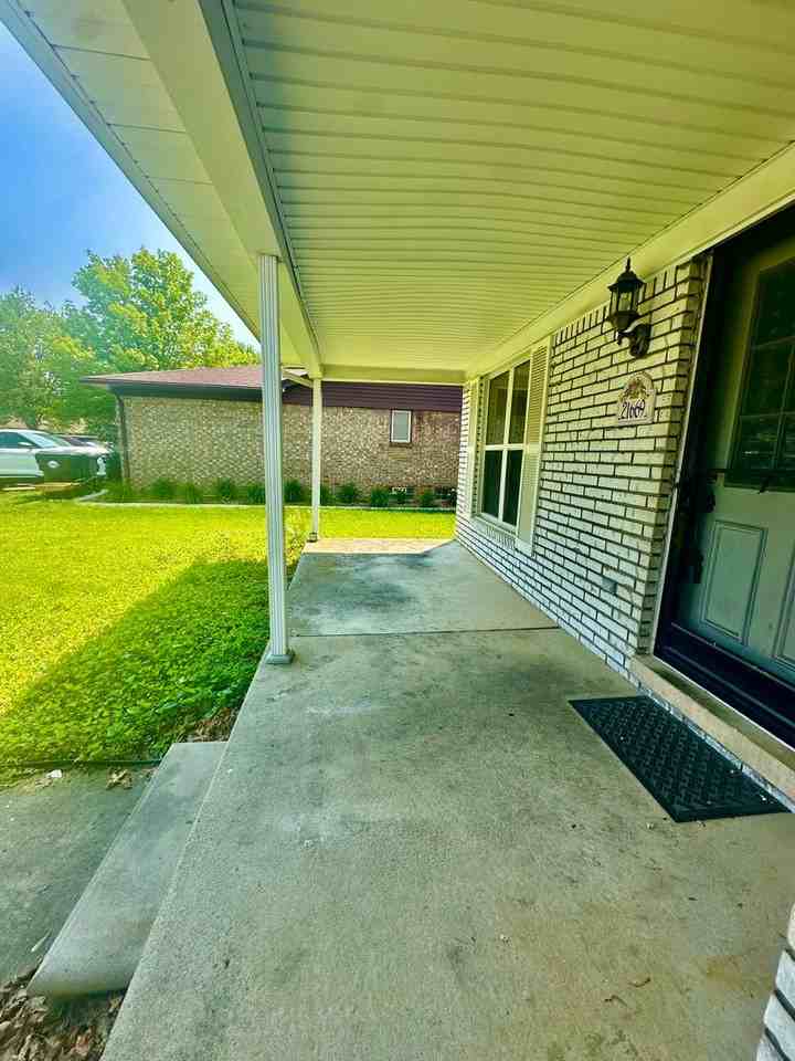 21669 Tulipwood St - Photo 2 of 22