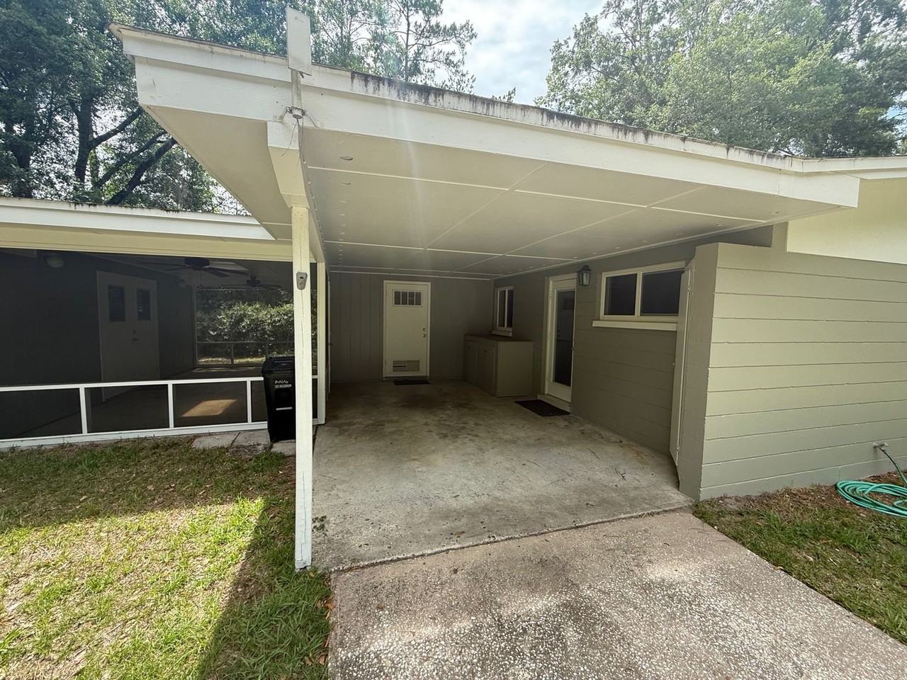 1406 Nw 39th St - Photo 2 of 20