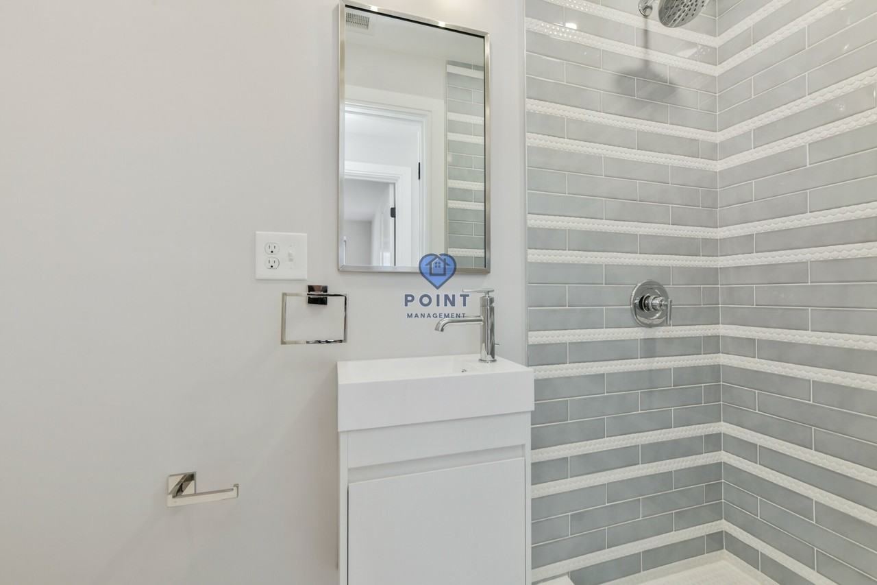 229 Princeton St #2 - Photo 4 of 6