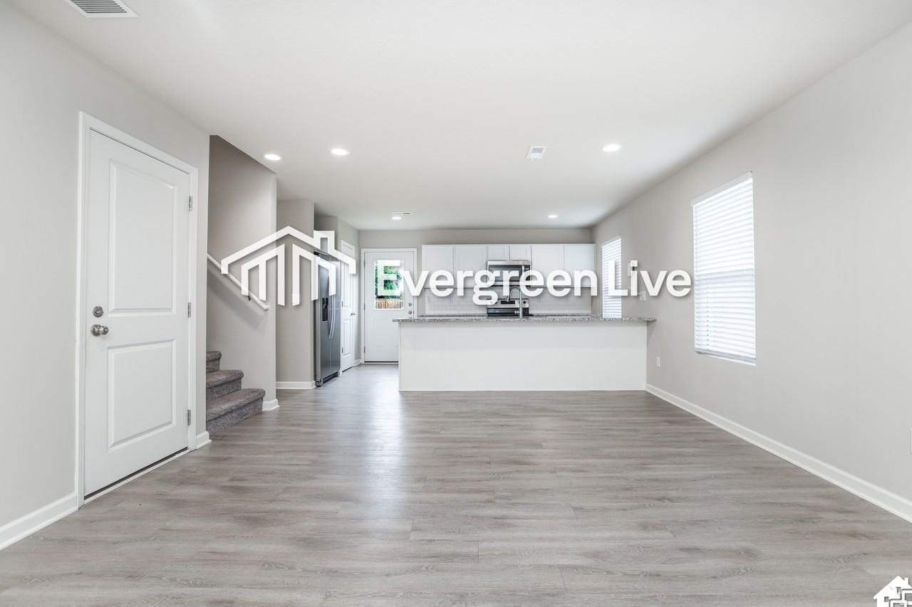 104 E Burlington Dr - Photo 2 of 30