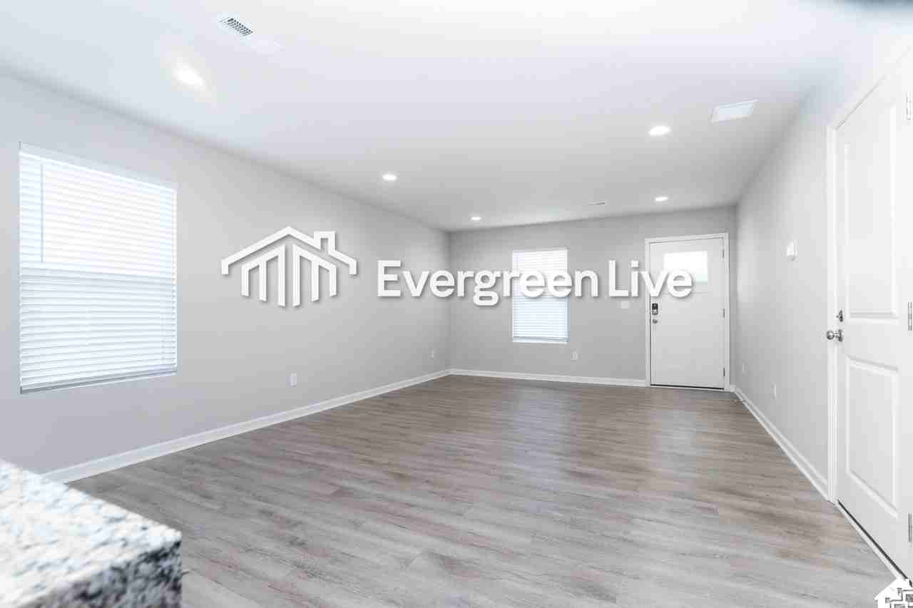 104 E Burlington Dr - Photo 3 of 30