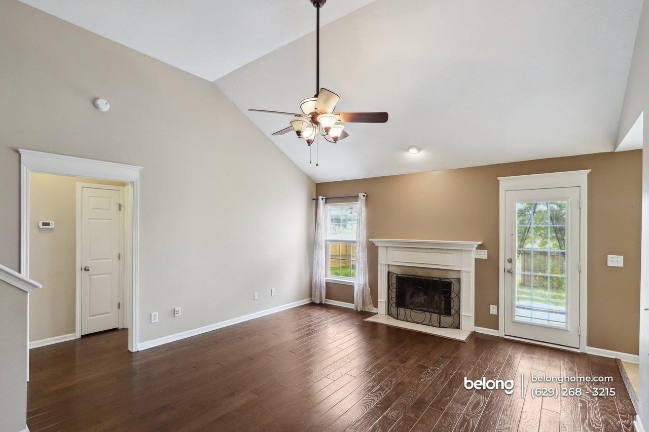 404 Birdstone Dr - Photo 2 of 17